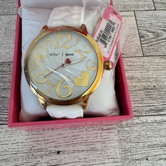 Betsey Johnson Gold and White Women's Watch NWT - Picture 2 of 6